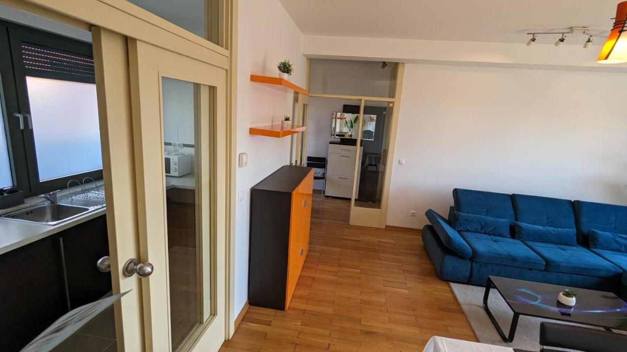 Downtown Fiume, Underground Garage Within The Property Exterior foto